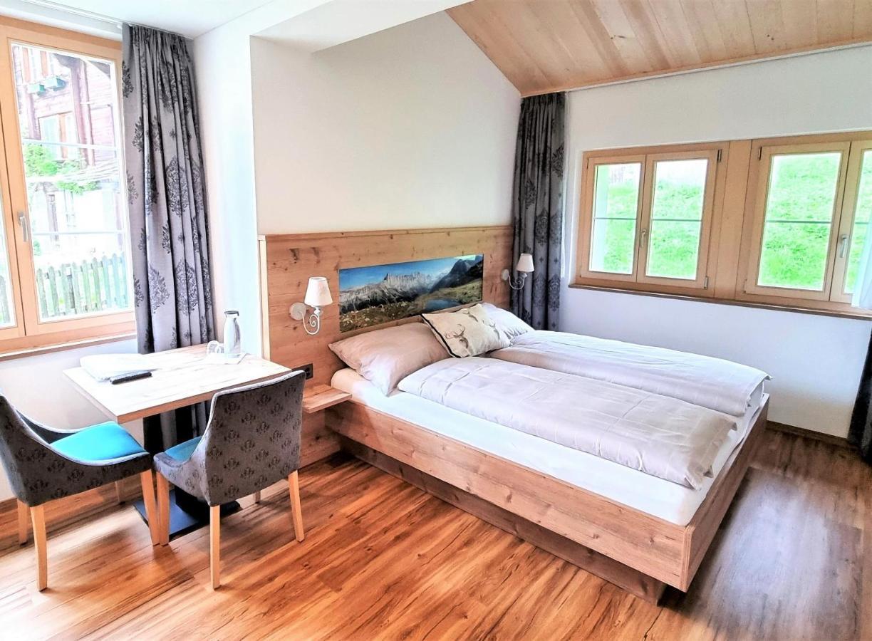 Triftblick Bed and Breakfast Gadmen Exteriör bild